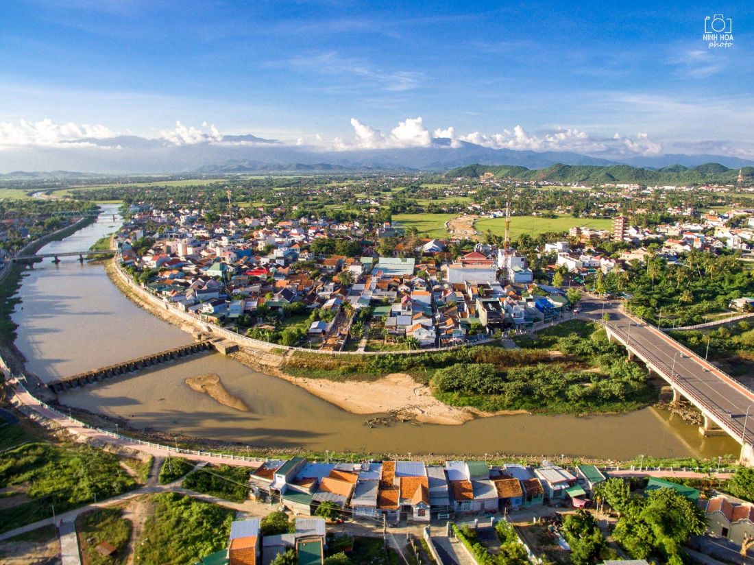 Khánh Hòa bổ sung hơn 7.000 ha đất thương mại dịch vụ cho đô thị sân bay, du lịch biển cao cấp và công nghiệp Khánh Hòa bổ sung hơn 7.000 ha đất thương mại dịch vụ cho đô thị sân bay, du lịch biển cao cấp và công nghiệp